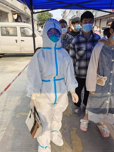 1670210196583063883.jpg 機(jī)關(guān)黨支部 預(yù)備黨員鄭雪華.jpg